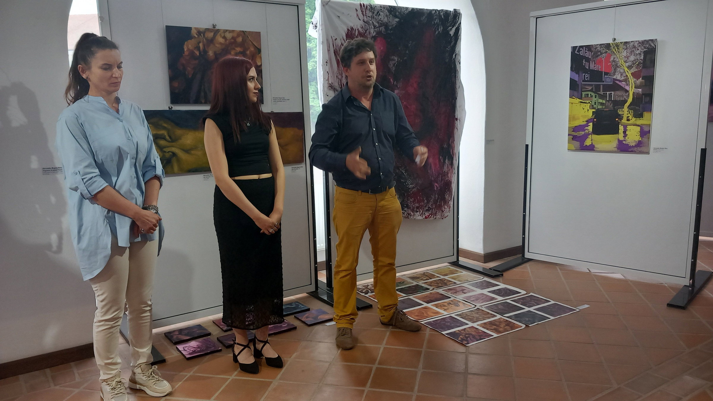 Fiatal képzőművész alkotásaiból nyílt kiállítás a várban