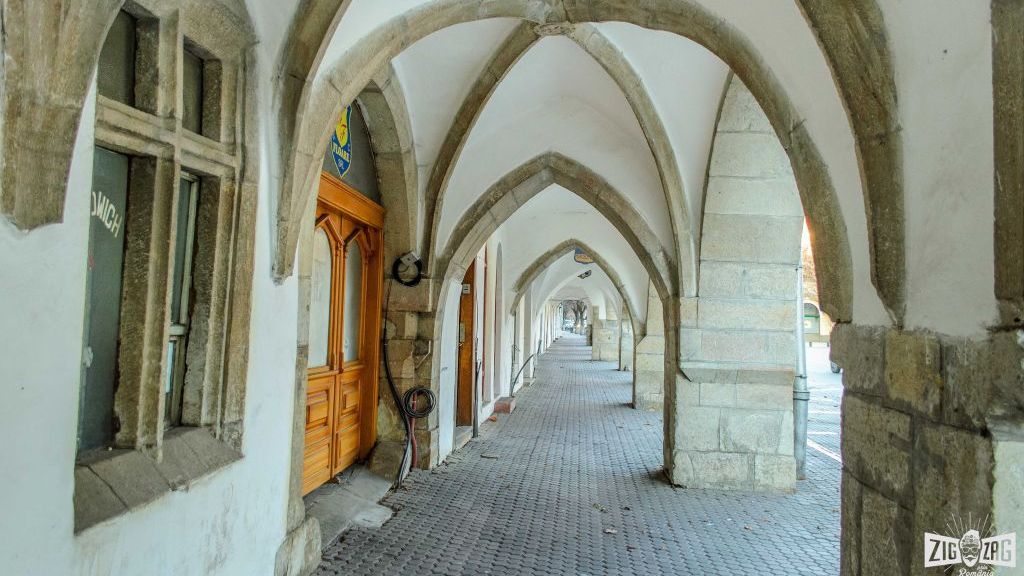 Tovább kell várni Beszterce gótikus árkádsorának a felújítására