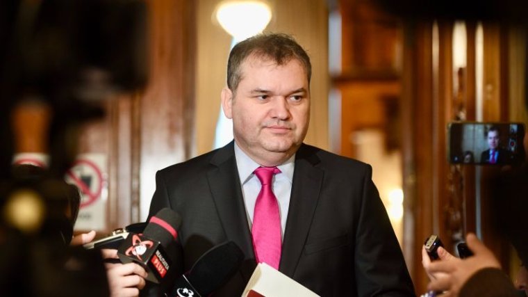 Díszpolgári címet kapott Zsilvásárhelyen Cseke Attila fejlesztési miniszter