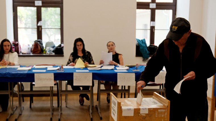 FRISSÍTVE| AEP: 11,2 milllióan szavaztak 20 óráig, 62,74 százalékos a részvétel. Bihar megye – 56,30%, Nagyvárad – 57,78%