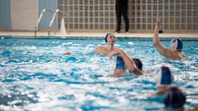 Bravúr Bukarestben: előnyben a váradi vízilabdacsapat