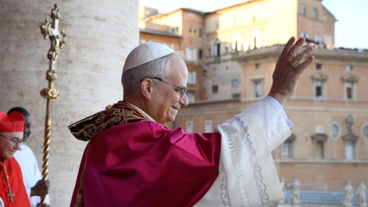 Ilie Bolojan ügyivő államfő gratulált XIV. Leó pápának a megválasztásához