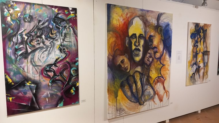 Divatbemutatót is tartottak a kiállításmegnyitón