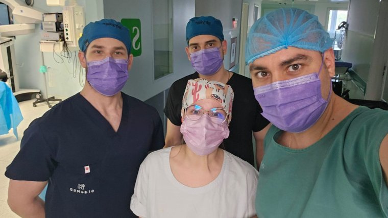 Marosvásárhelyi orvoscsapat végzett szövetkivételt Nagyváradon