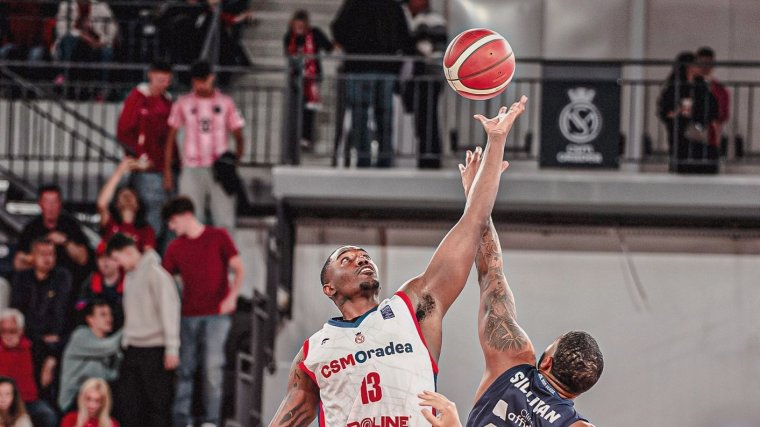 Magabiztos váradi győzelem – egyenlített a VSK U