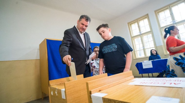 Cseke Attila: Minden magyart arra buzdítok, hogy menjen el szavazni!