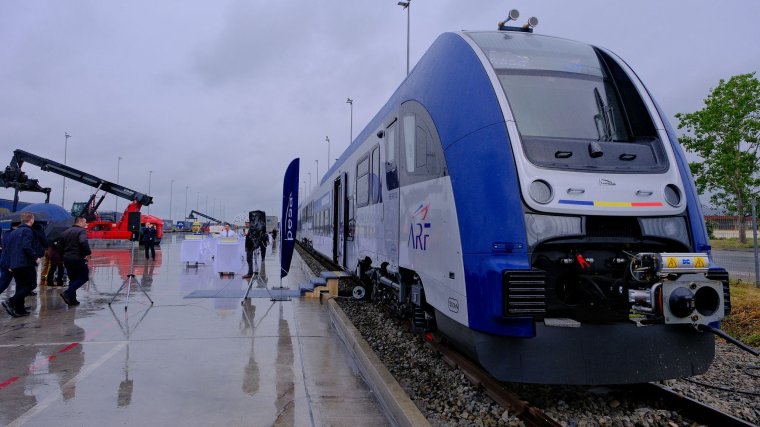 Megérkezett az első elektromos vonat Lengyelországból | GALÉRIA