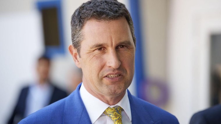 Tánczos Barna: Nincs veszélyben a közalkalmazotti bérek és a nyugdíjak kifizetése