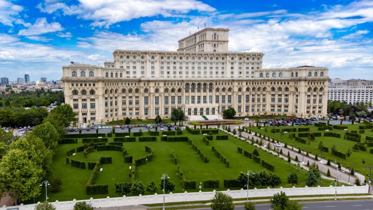 Szigorúbban büntetik a fasiszta, legionárius, rasszista és idegengyűlölő tartalmak terjesztését