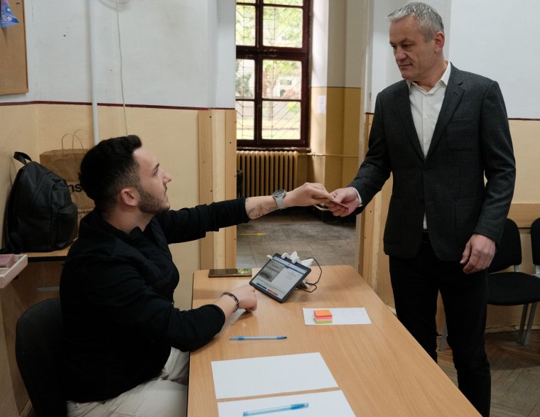 Az „euroatlanti út” folytatására szavazott Mircea Mălan és Florin Birta