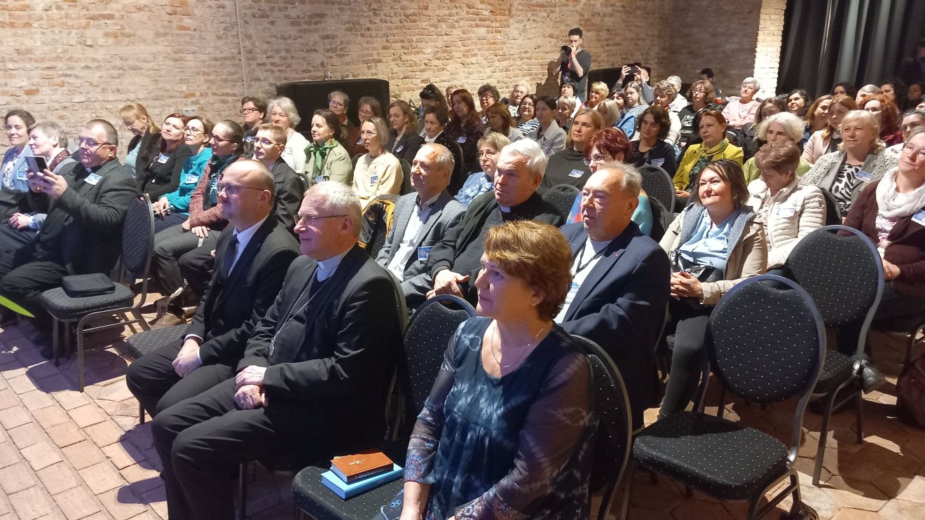 Szociális szakmai napot szerveztek a püspöki palotában