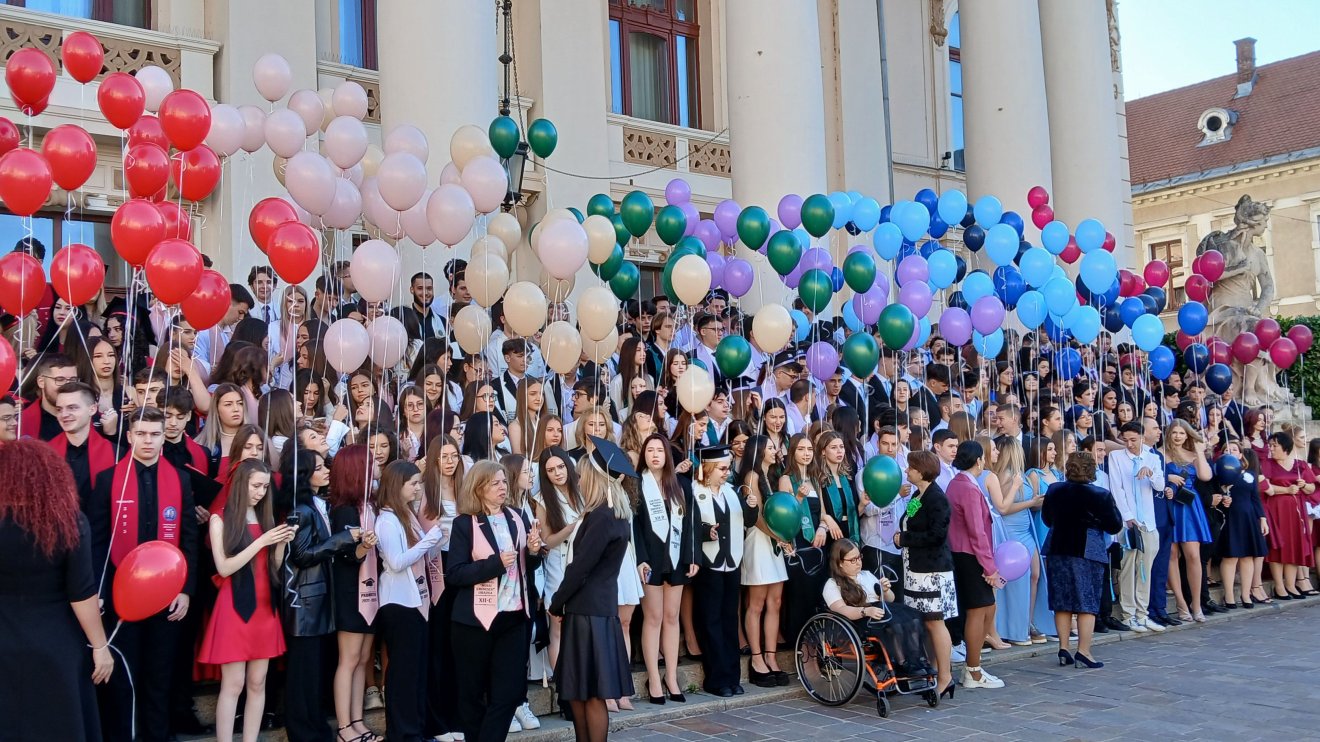 Közös emlékképpel búcsúznak az eminescusok