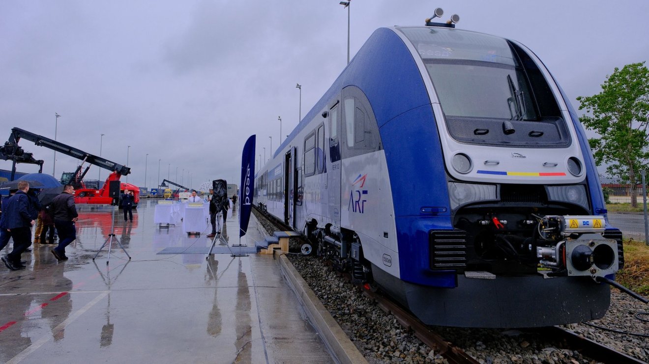 Megérkezett az első elektromos vonat Lengyelországból | GALÉRIA