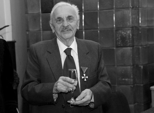 Szobrot avatnak Dánielisz Endre emlékére Nagyszalontán