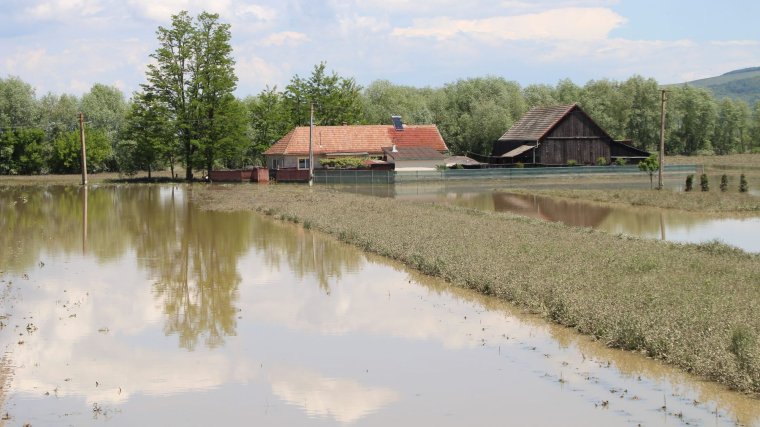 Hőségriasztás és árvízvédelmi készültség szerte az országban