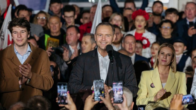 Karol Nawrocki nyert a végeredmények szerint