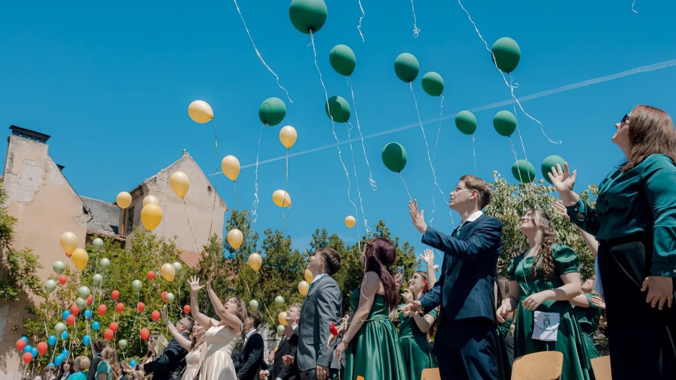 Megszüntetné a tömeges lufieregetést a nagyváradi környezetgazdász