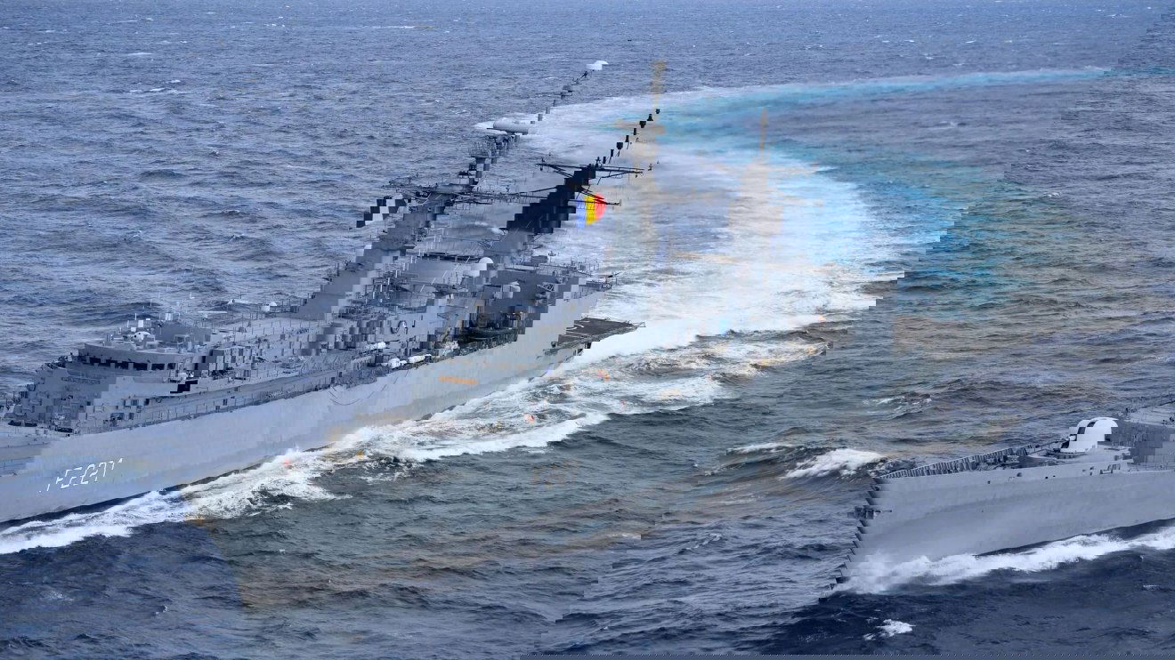 Védelmi minisztérium: egy tengerész eltűnt vasárnap a Földközi-tengeren küldetésben levő hadihajó fedélzetéről