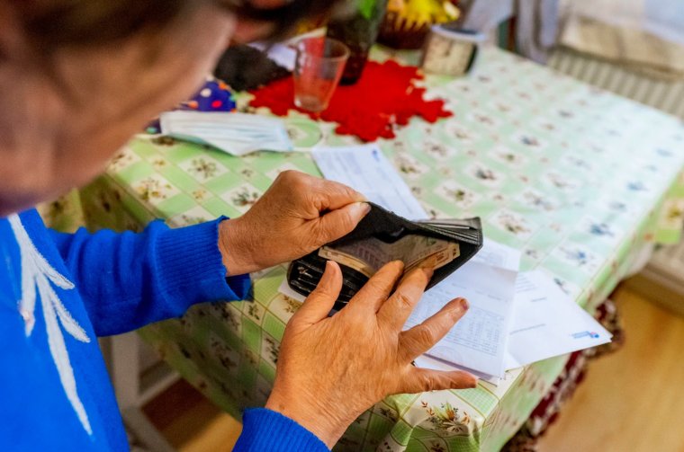December közepéig megérkezhet a 400 lejes támogatás a kisnyugdíjasoknak