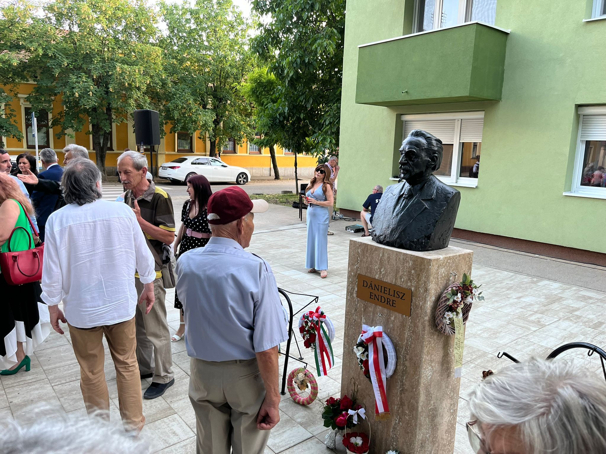 Dánielisz Endre-mellszobrot avattak Nagyszalontán
