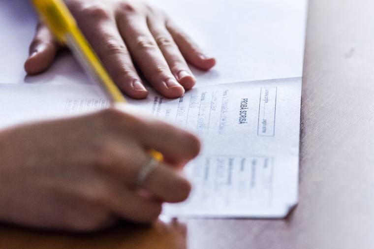 Oktatási minisztérium: három tanulót kizártak a matematika próba-képességvizsgáról