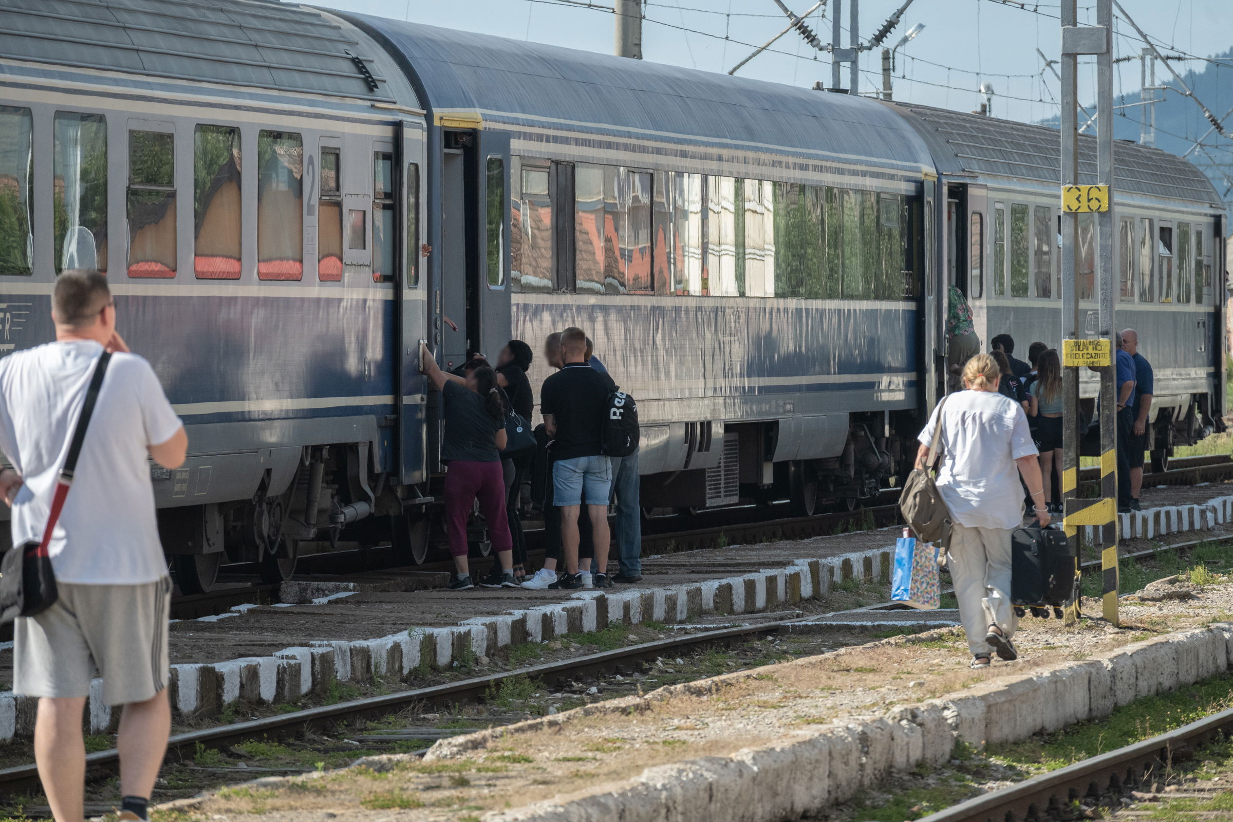 Az adósság ellenére sem függesztenek fel vonatjáratokat