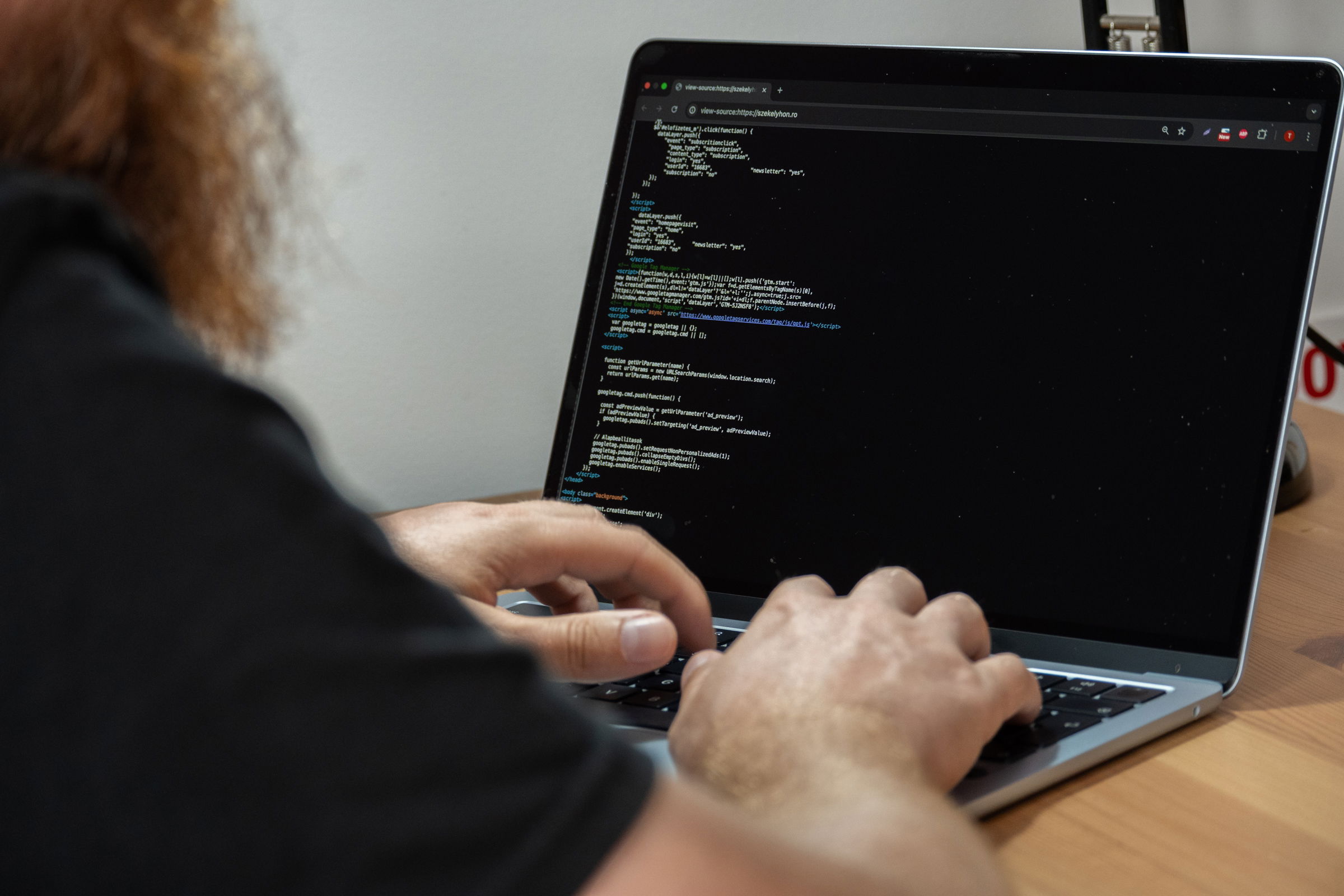 Elkezdődött az iskolai digitális eszközök beszerzésének procedúrája