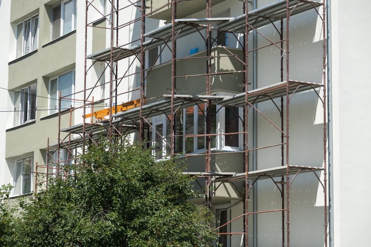 Ingyenesen hőszigetelnek több tömbházlakást Nagyváradon