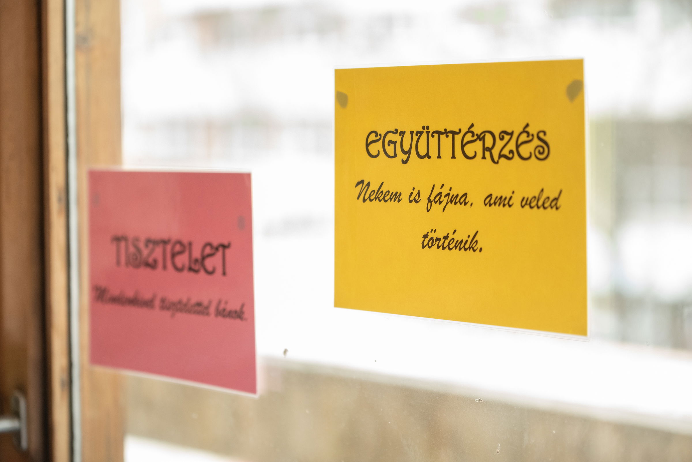 Ki merészel még röhögni azon, hogy az asszony verve jó?!