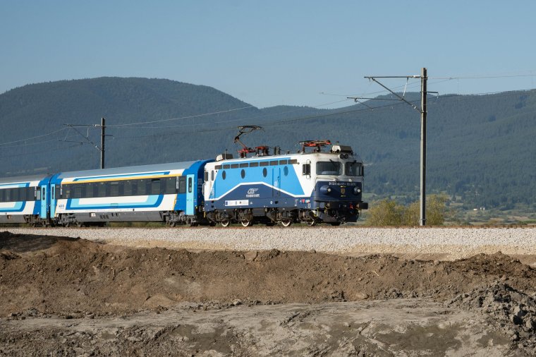 Félszáz diák maradt a megállóban: magyarázatot várnak a CFR-től