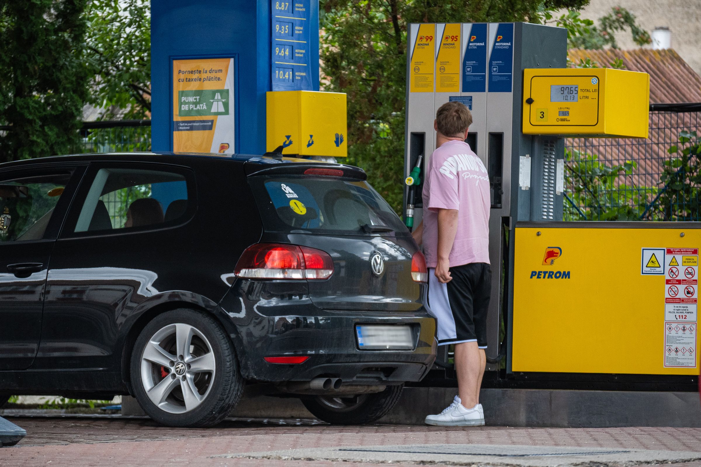 Átlépte a kilenc lejt a benzin, tíz lejhez közelít a gázolaj ára