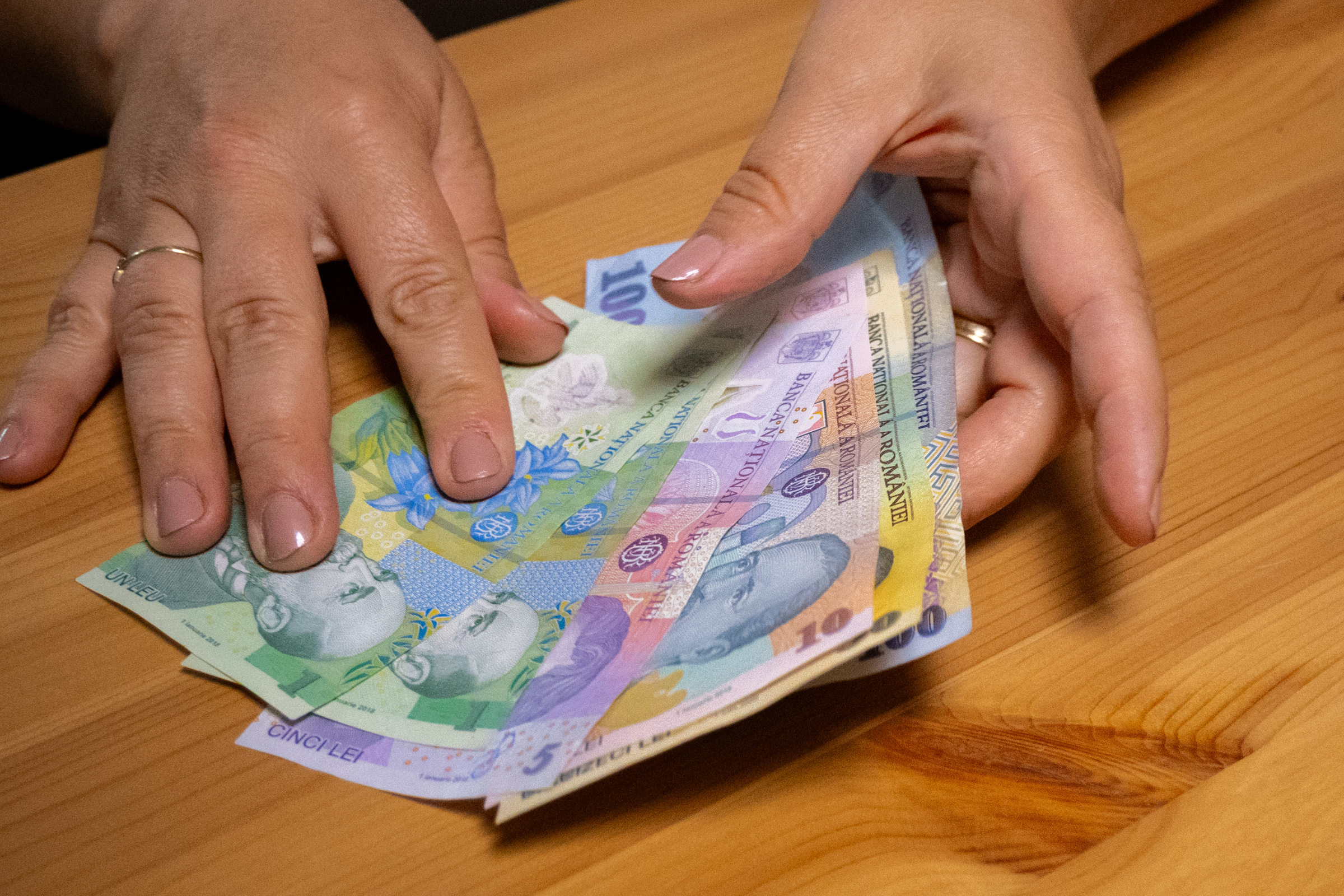 Ki és milyen feltételekkel kaphat havi háromszáz lejes szociális ösztöndíjat?