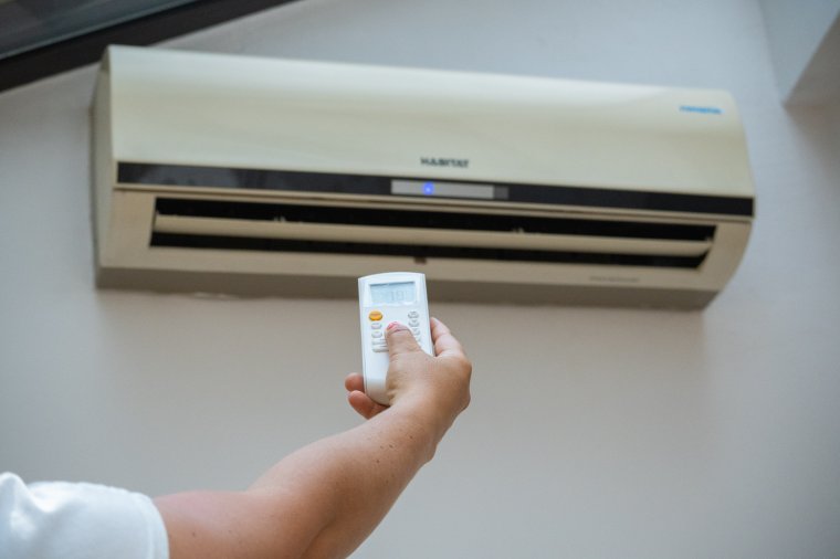 A villamos energia árát is befolyásolta a júniusi hőség: rekordok dőltek Romániában