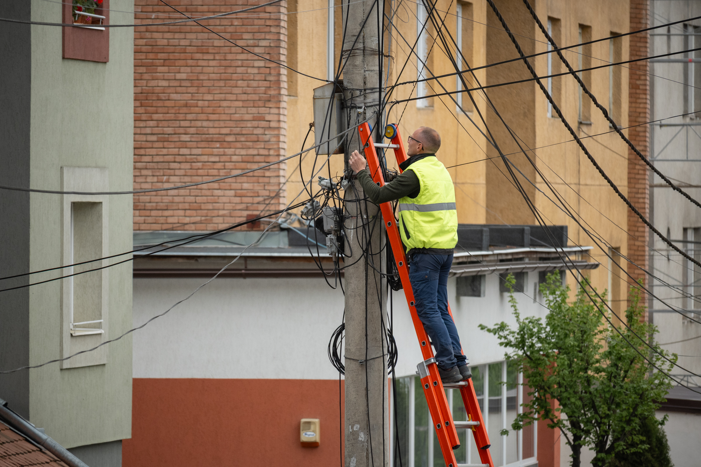 Brüsszel felvillanyoz minket gigantikus elektrifikációs tervével