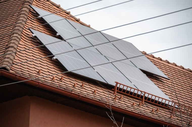 Csaknem egy atomreaktornyi áram: a termelő-fogyasztók menthették meg csütörtök este az energiarendszert