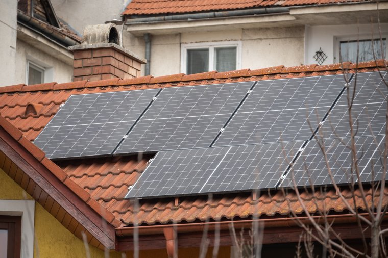 Roncsautó-program és napelemes energiatárolás: elfogadták az AFM költségvetését