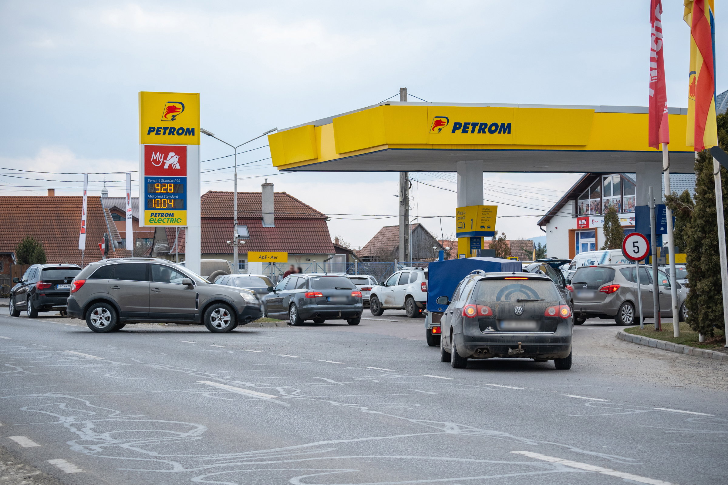 Nicușor Dan: A közeljövőben nem lesz szükség üzemanyag-vásárlási korlátozások bevezetésére