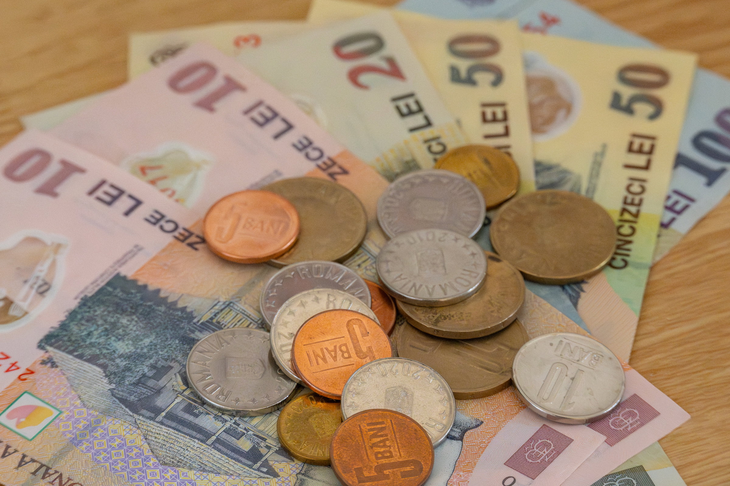 Korábban érkezik a nyugdíj áprilisban, az egyszeri segélyt viszont csak később kapják meg a kisnyugdíjasok