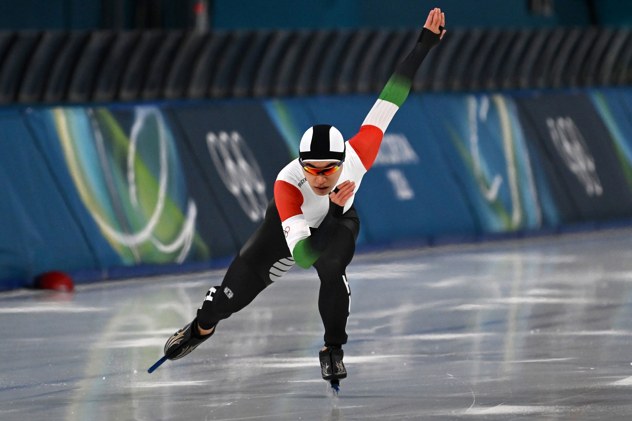 Várakozáson aluli eredménnyel zárt a honosított gyorskorcsolyázó