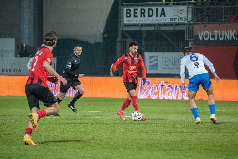 Eppel hozta a három pontot a Csíkszeredának