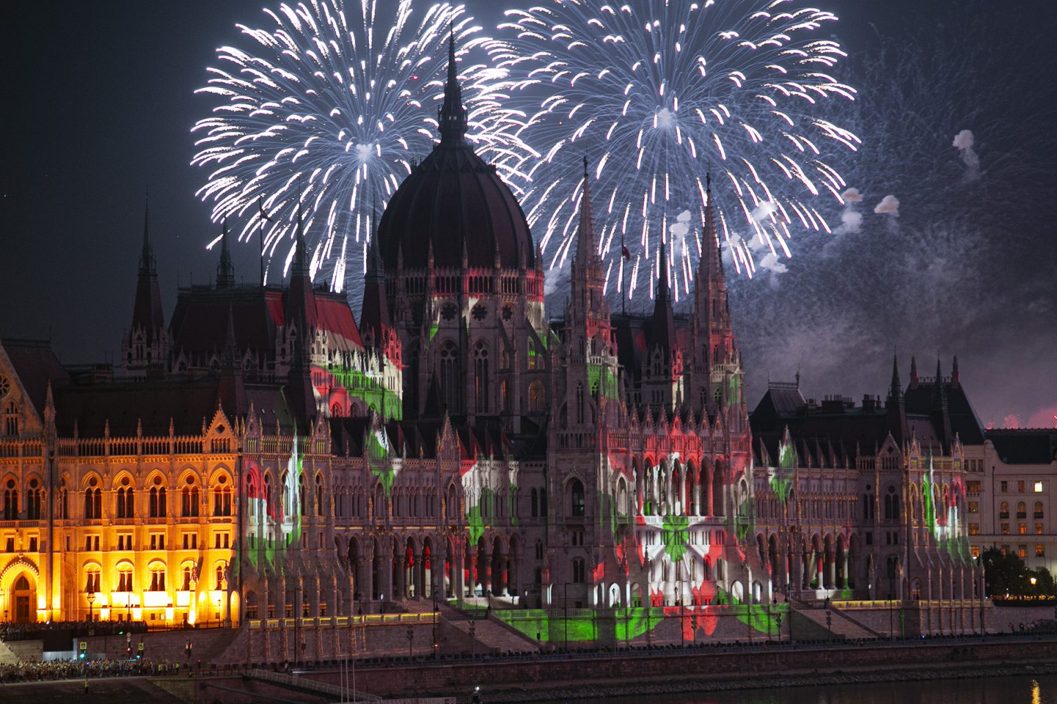 Európa legnagyobb tűzijátéka várható az államalapítás ünnepén Budapesten