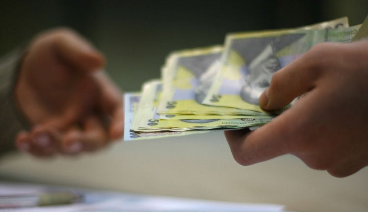 A szakszervezetek legalább 4500 lejes bruttó minimálbért javasolnak