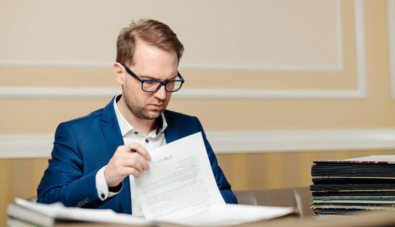 Fritz: A jelenlegi egyezség szerint a PSD és az RMDSZ javasolhat alkotmánybírót, és az USR jelöltje lesz a Nép Ügyvédje