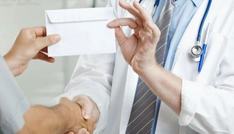 Újabb Bihar megyei orvosokról derült ki, hogy csúszópénzt fogadtak el