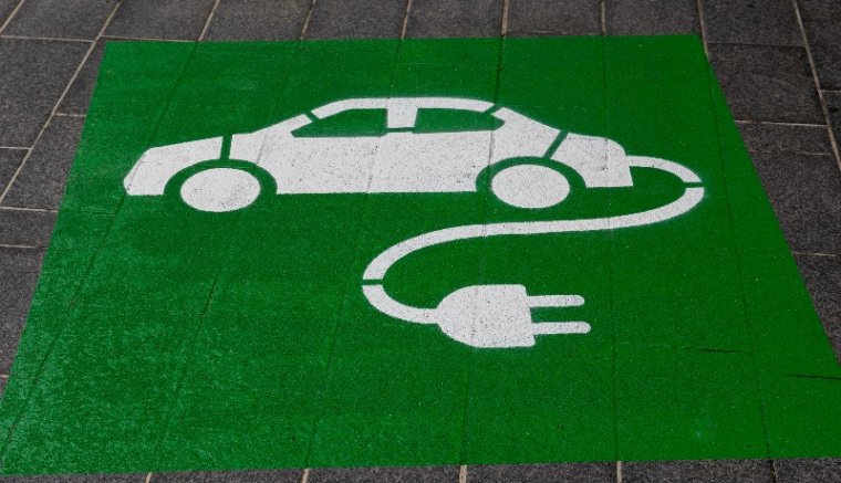 Közel húsz százalékkal csökkent a teljesen elektromos autók eladása Romániában