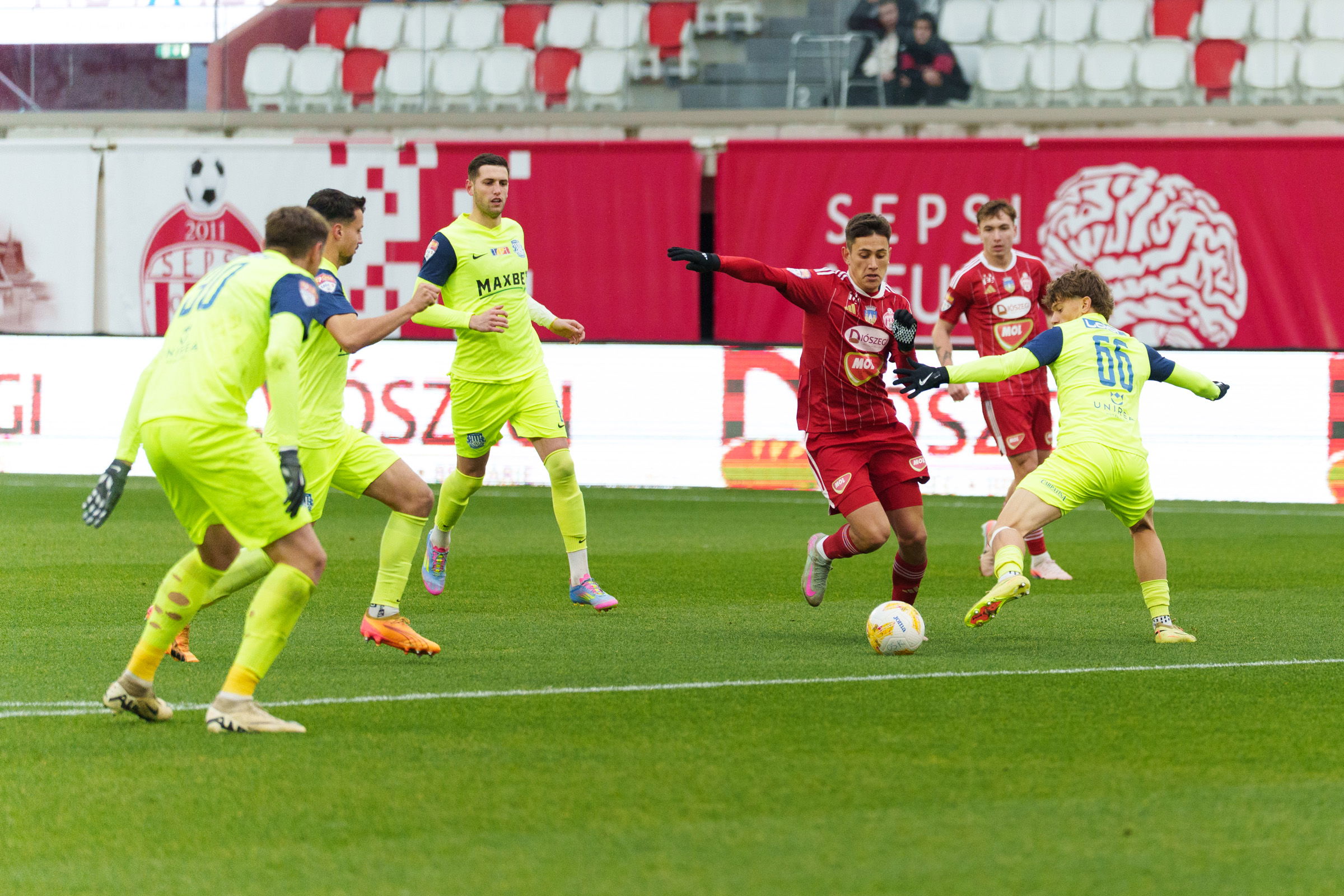 Egymás után játszanak – a Sepsi OSK és az ASA párharcát is közvetítik a sportcsatornák