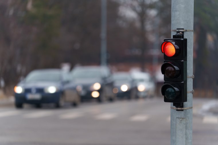 A hőség miatt korlátozásokat vezettek be a megyei közlekedésben, mutatjuk, kiket érint az intézkedés