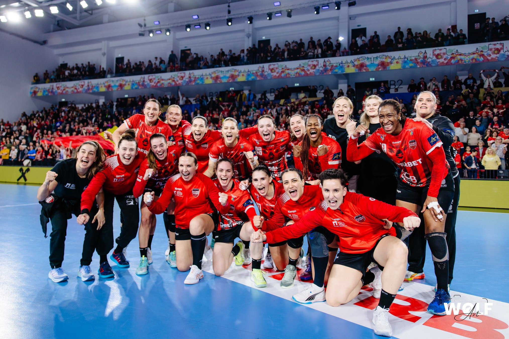 Történelmi siker Besztercén: Kerekes Éváék már a budapesti négyes döntőről álmodnak