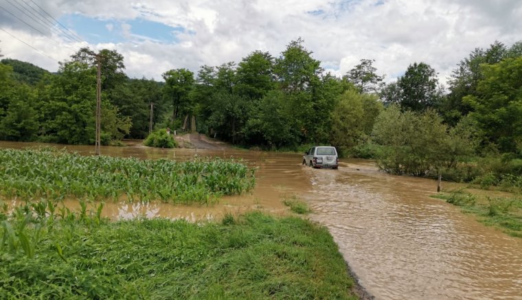 Elsőfokú árvízvédelmi készültség van érvényben hétfő délig két erdélyi megye folyóin