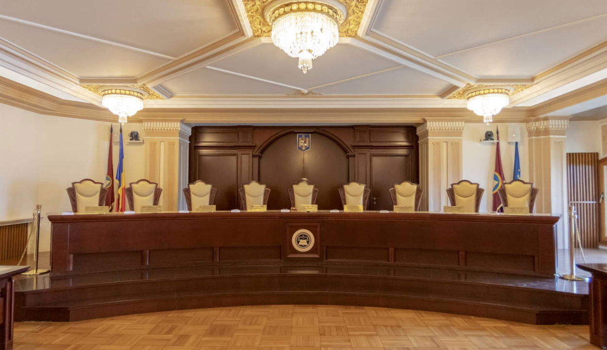 Reformtörvények: egyet átengedett, a többiről két hét múlva dönt az alkotmánybíróság